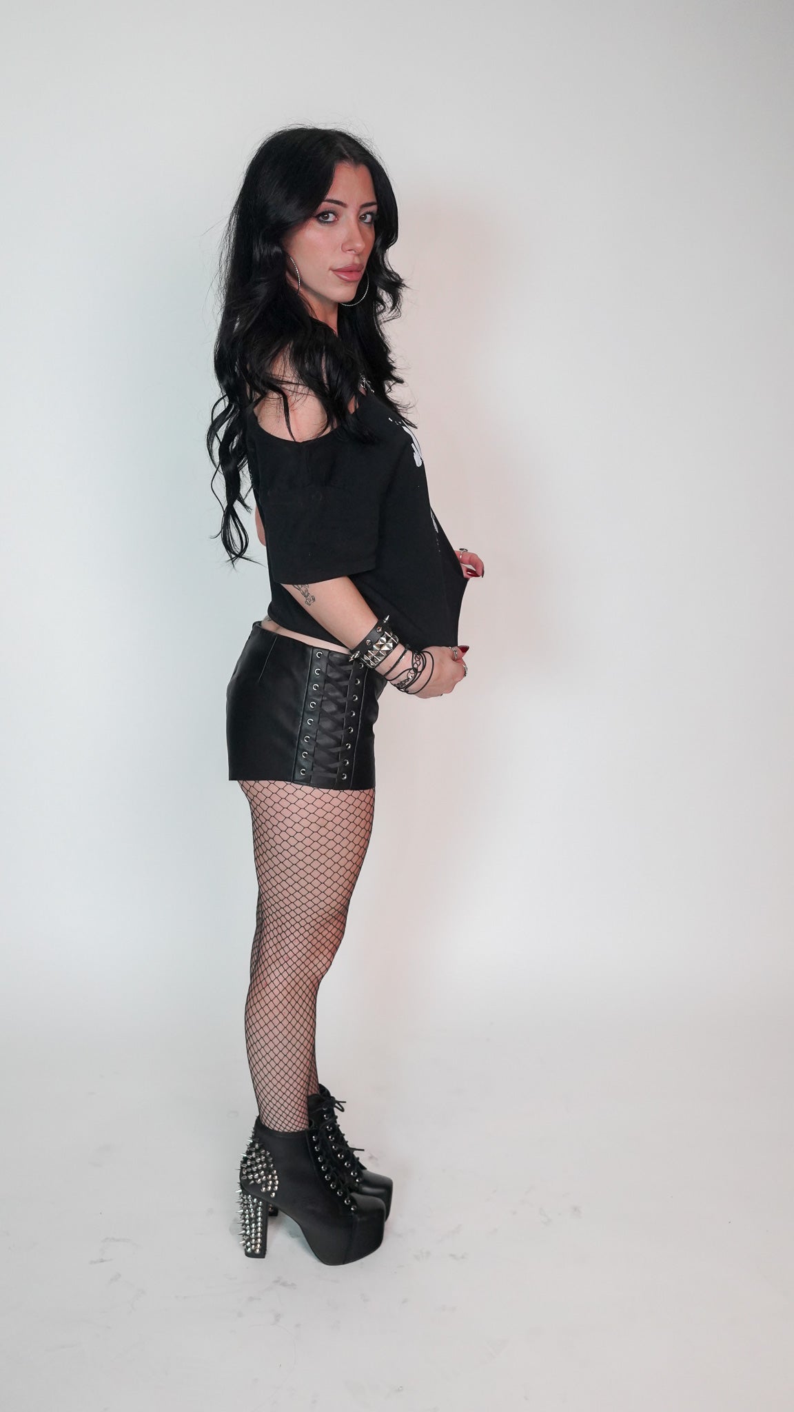 VENOM OFF THE SHOULDER CROP TEE
