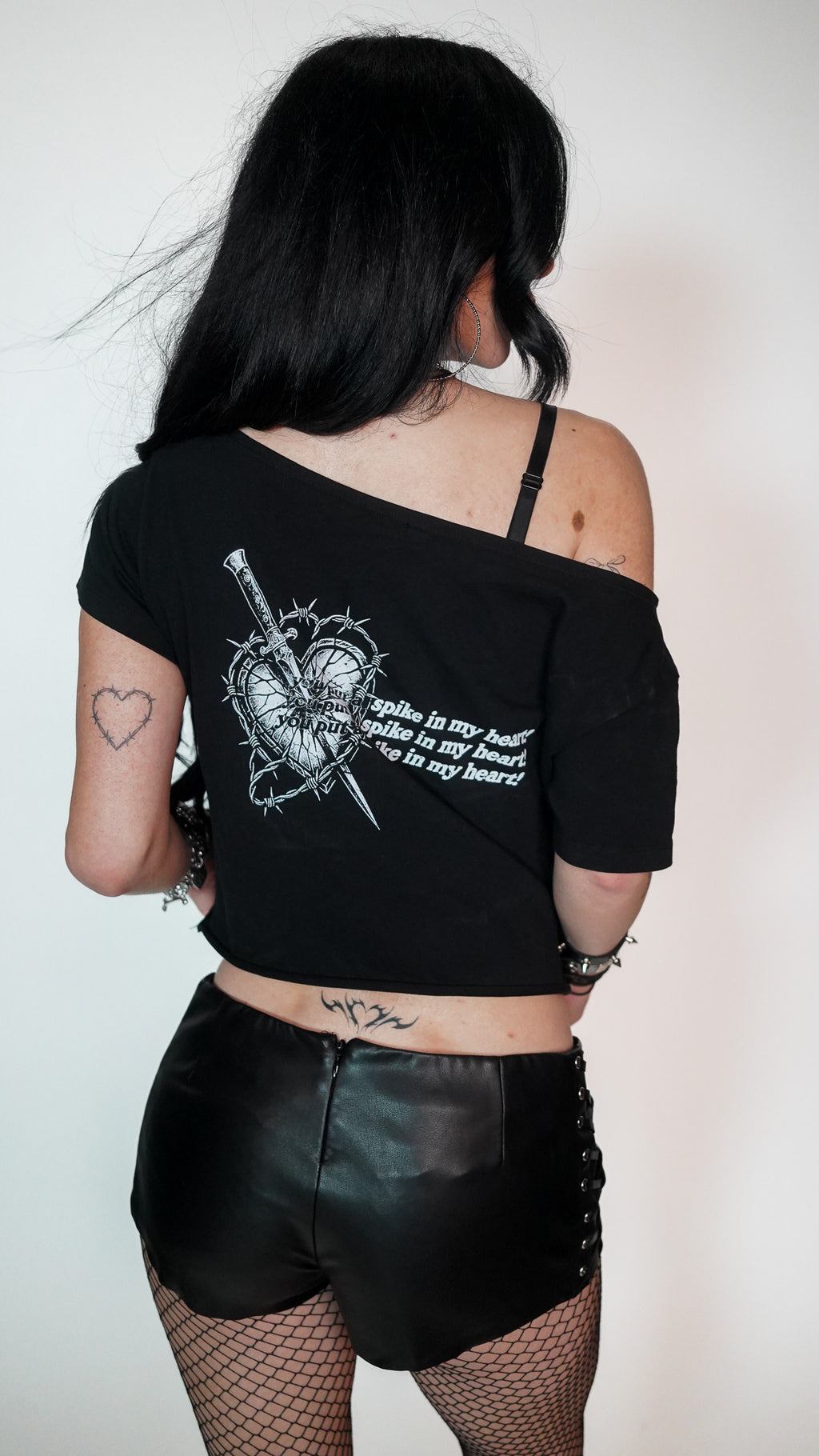 VENOM OFF THE SHOULDER CROP TEE