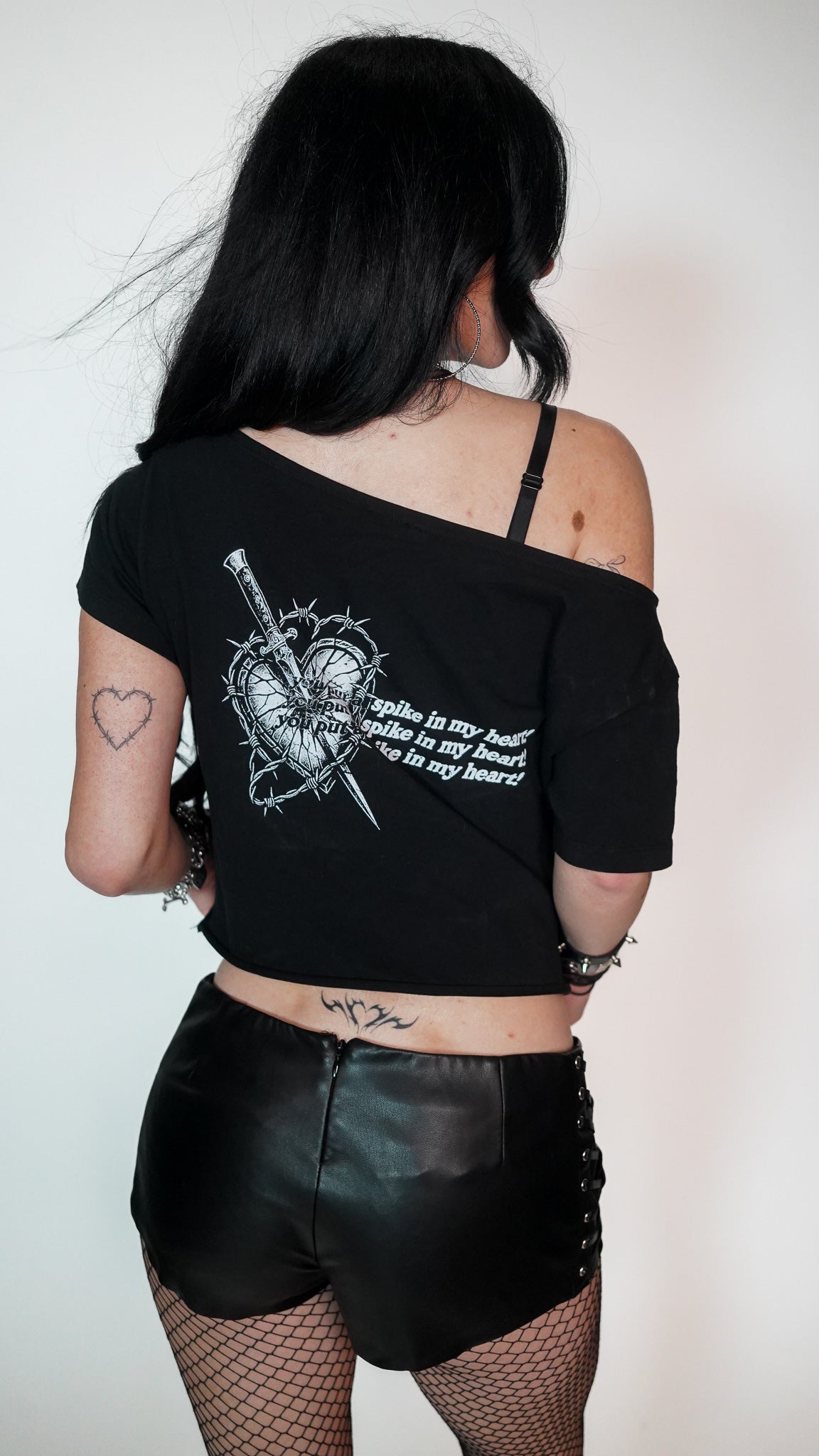 VENOM OFF THE SHOULDER CROP TEE
