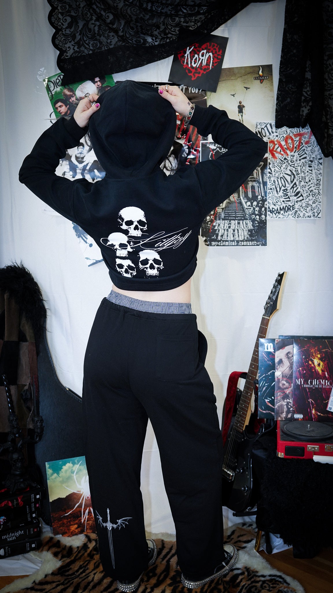 REVENGE CROP ZIP UP
