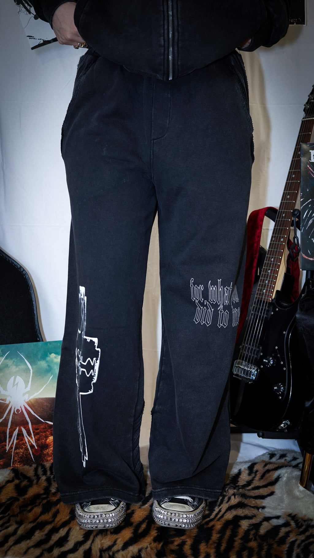 TO THE ROSARY SWEATPANTS