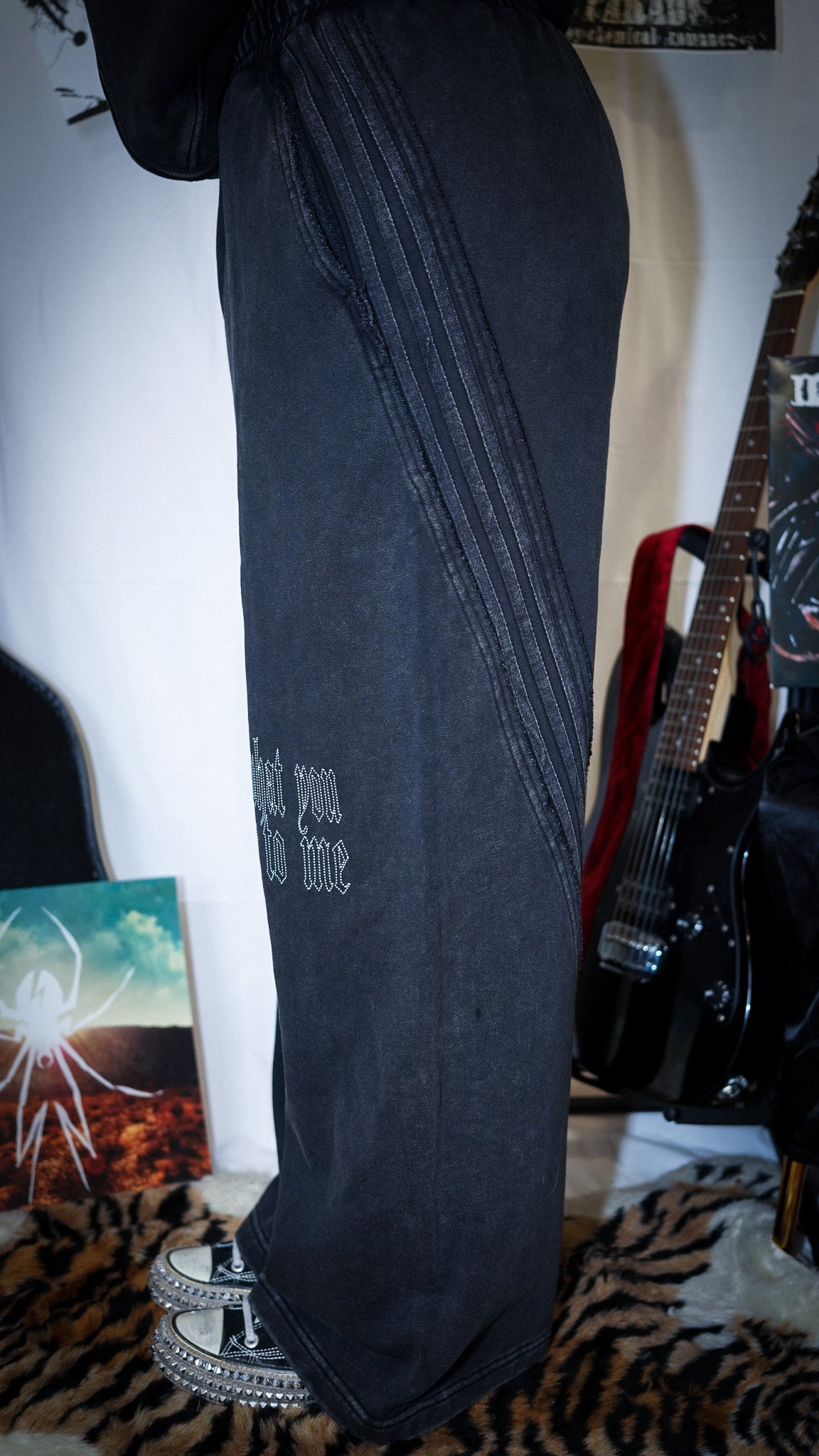 TO THE ROSARY SWEATPANTS