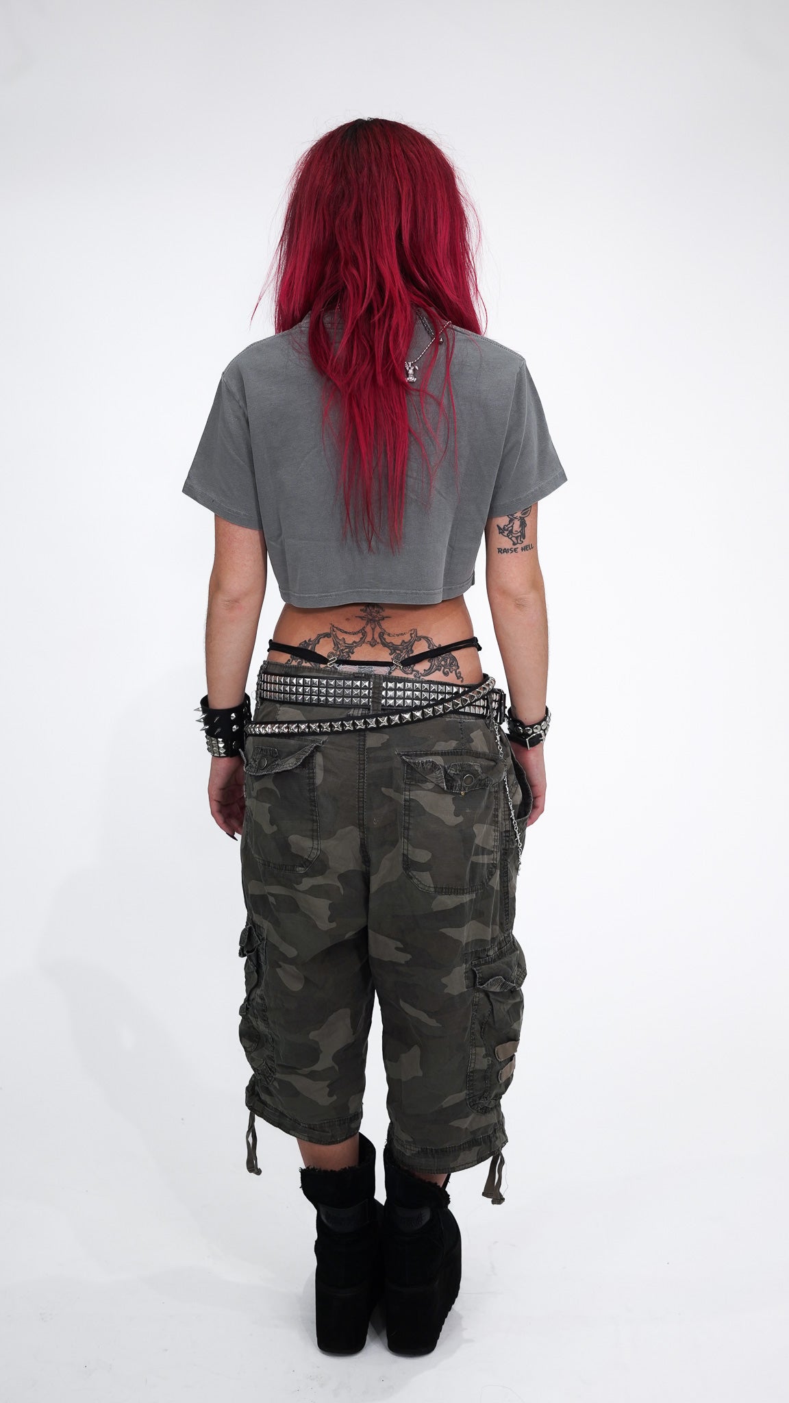 SPIKE CROPPED TEE