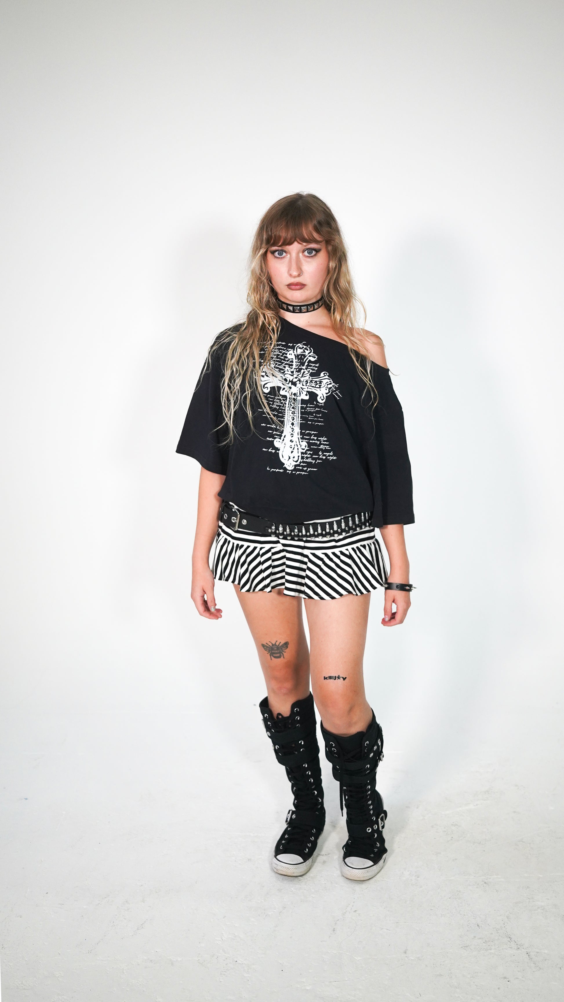 GHOST OFF THE SHOULDER TEE